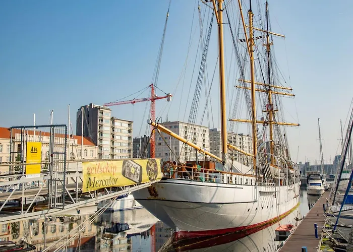 Apartment In Near The *