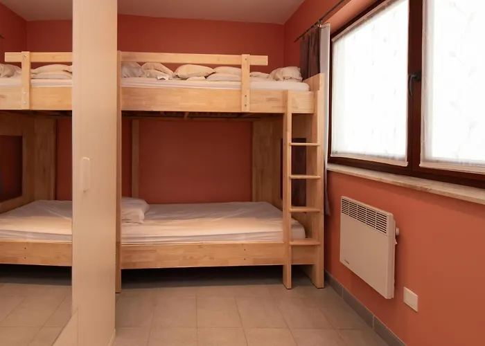 In Near The אוסטנדה