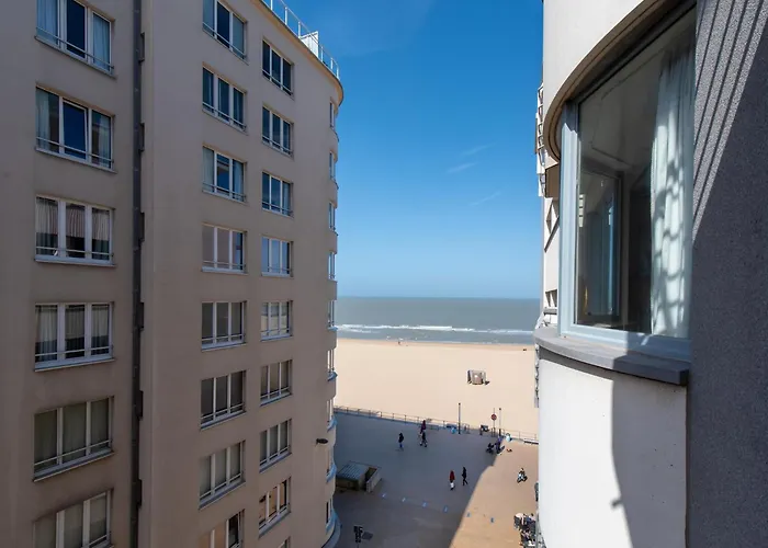 In Near The * אוסטנדה