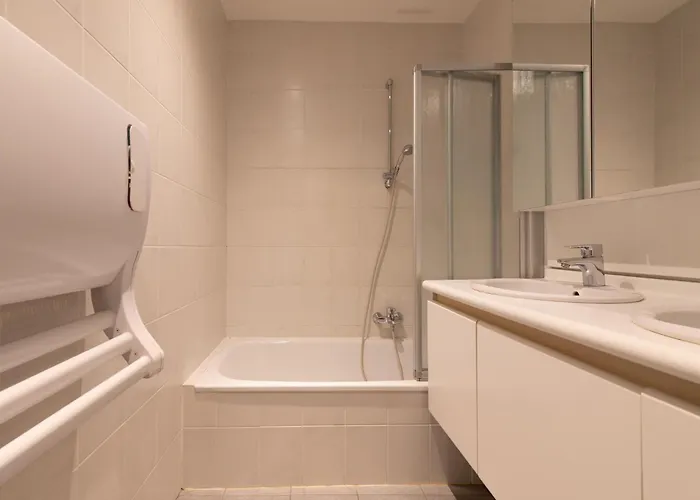 דירה In Near The *